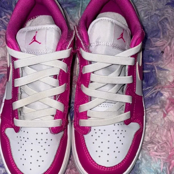 Jordan Kids Sneakers in Pink and White - Picture 3 of 5
